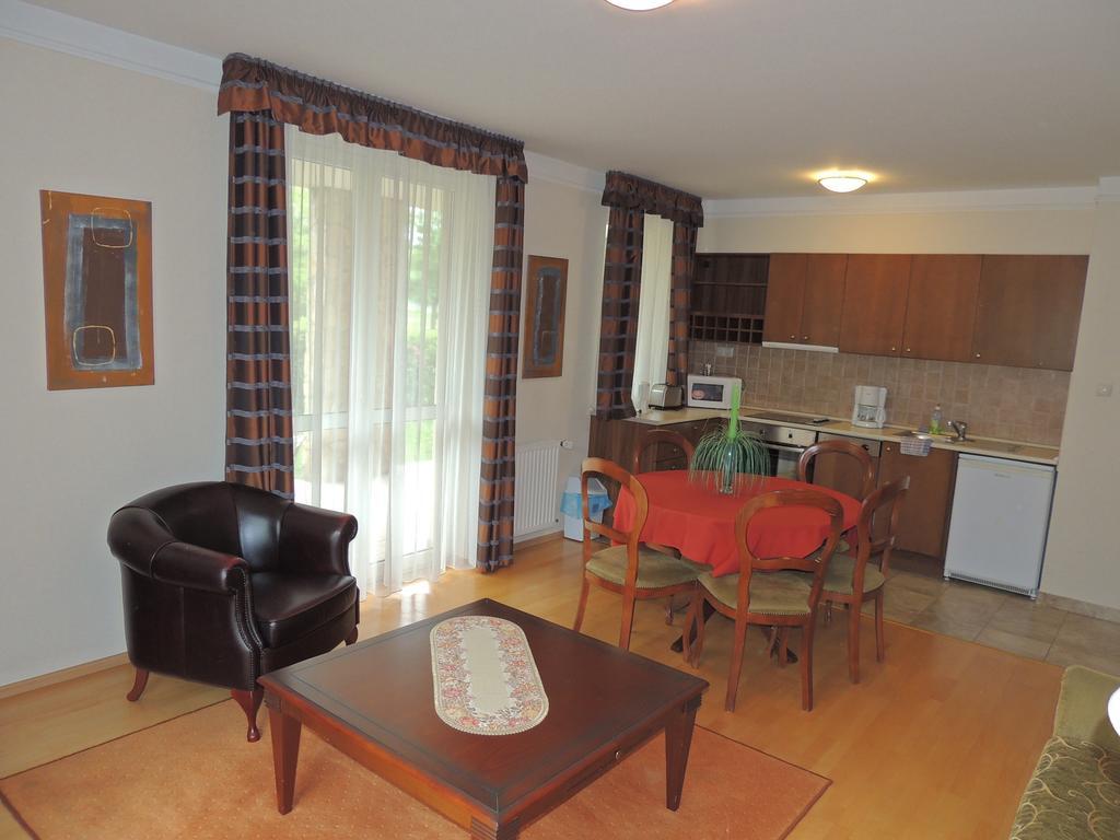 Luxus Golf Apartment Bük Δωμάτιο φωτογραφία